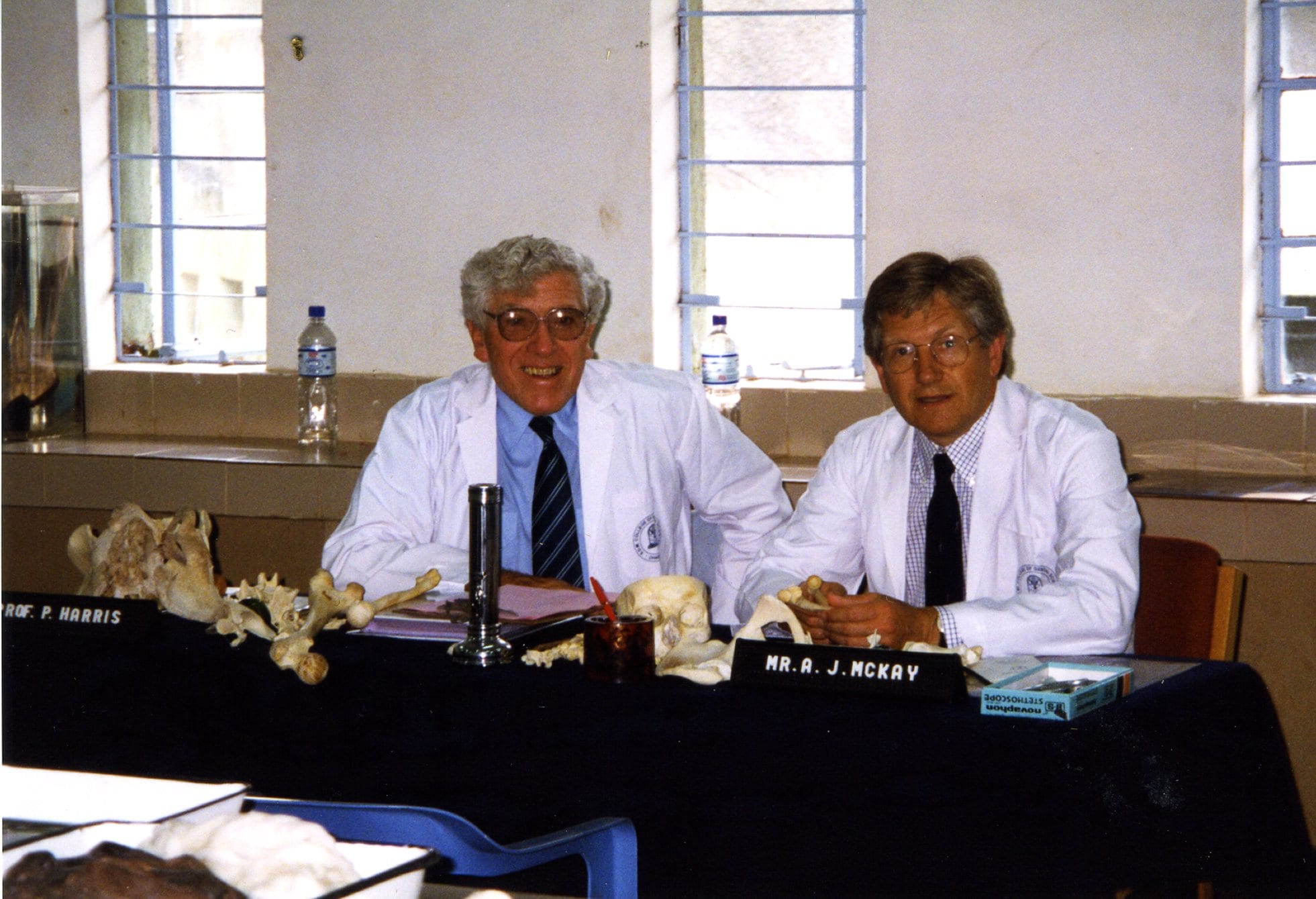 College examiners Professor Philip Harris and Mr Alan McKay, Dharwad, April 1999