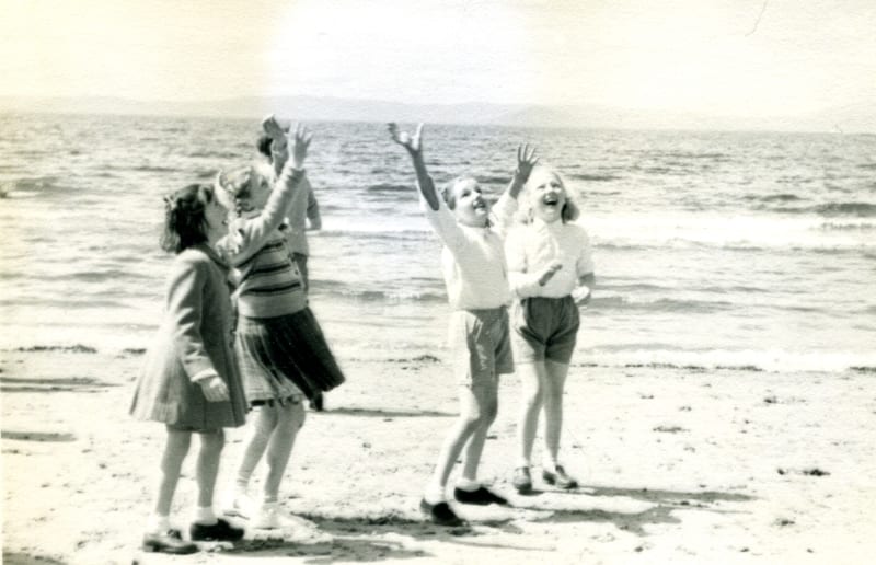 25 June 1952. Children at Ayr