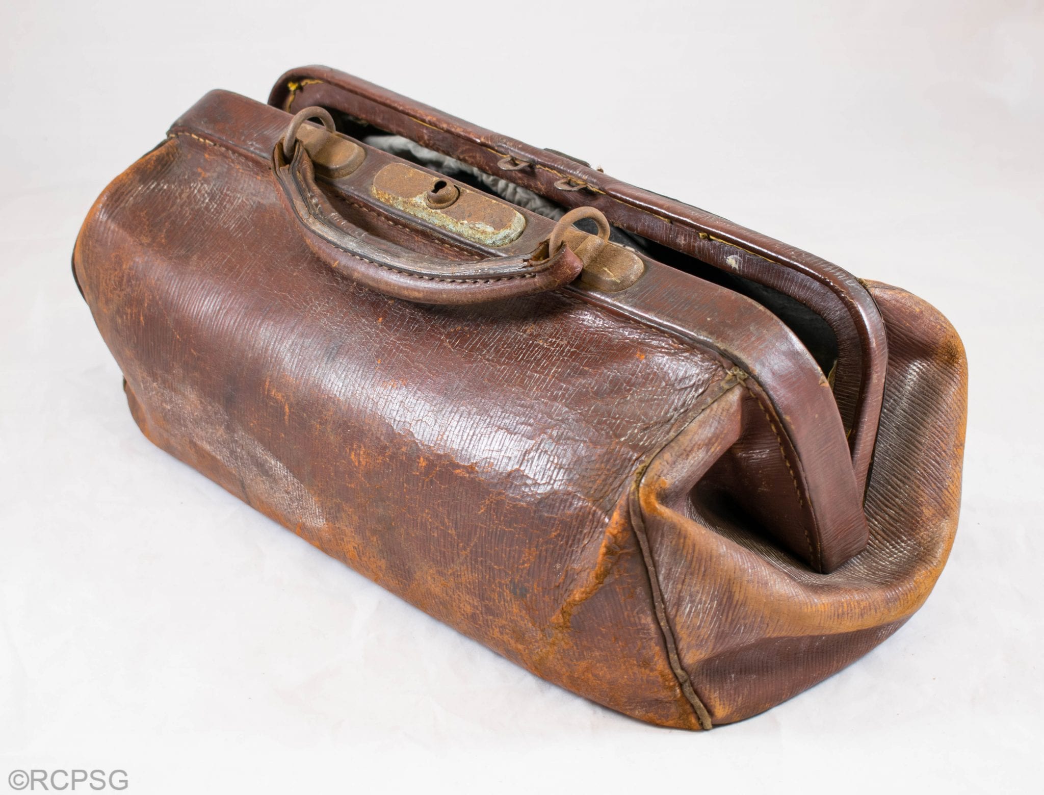 Medical bag of Dr Maud Perry Menzies